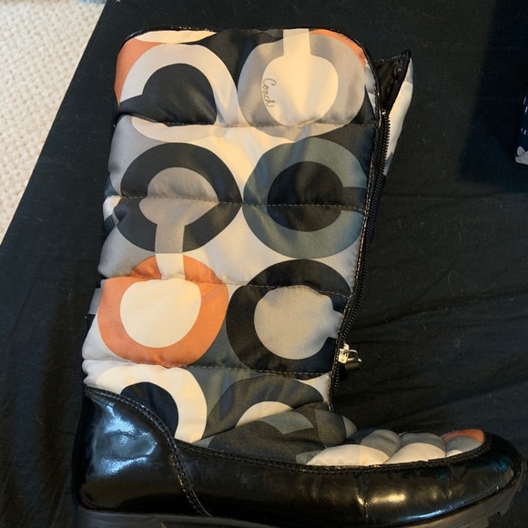 BLACK FRIDAY DEAL!! Coach boots sz 6.5 - Picture 1 of 3